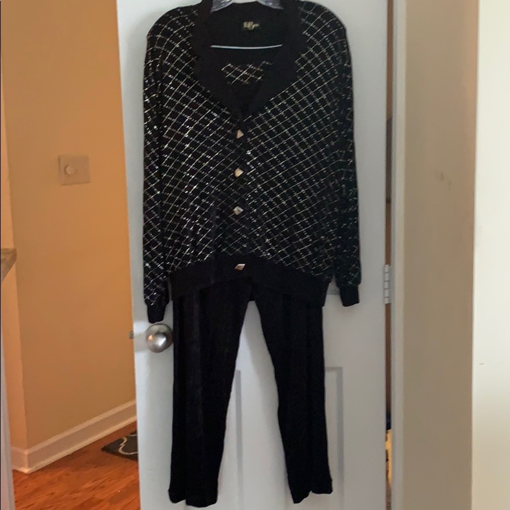 Woman’s 2piece evening pantsuit